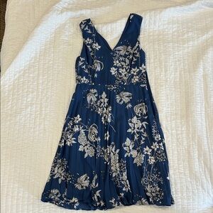 Banana Republic NWT Floral V-Neck Dress